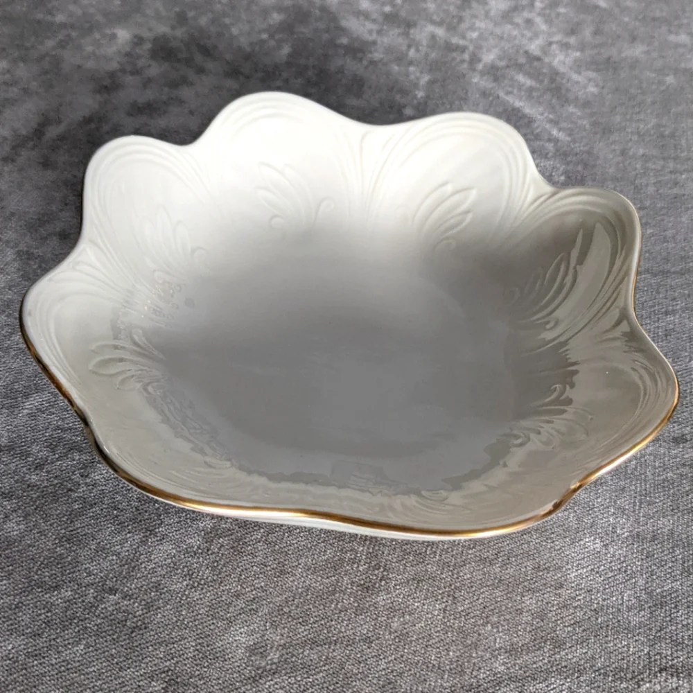 Made In USA Lenox Round Bowl Scalloped & Gold Edge Off White Candy Dish Unused